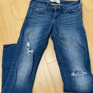 Hollister distressed skinny jeans size 3R